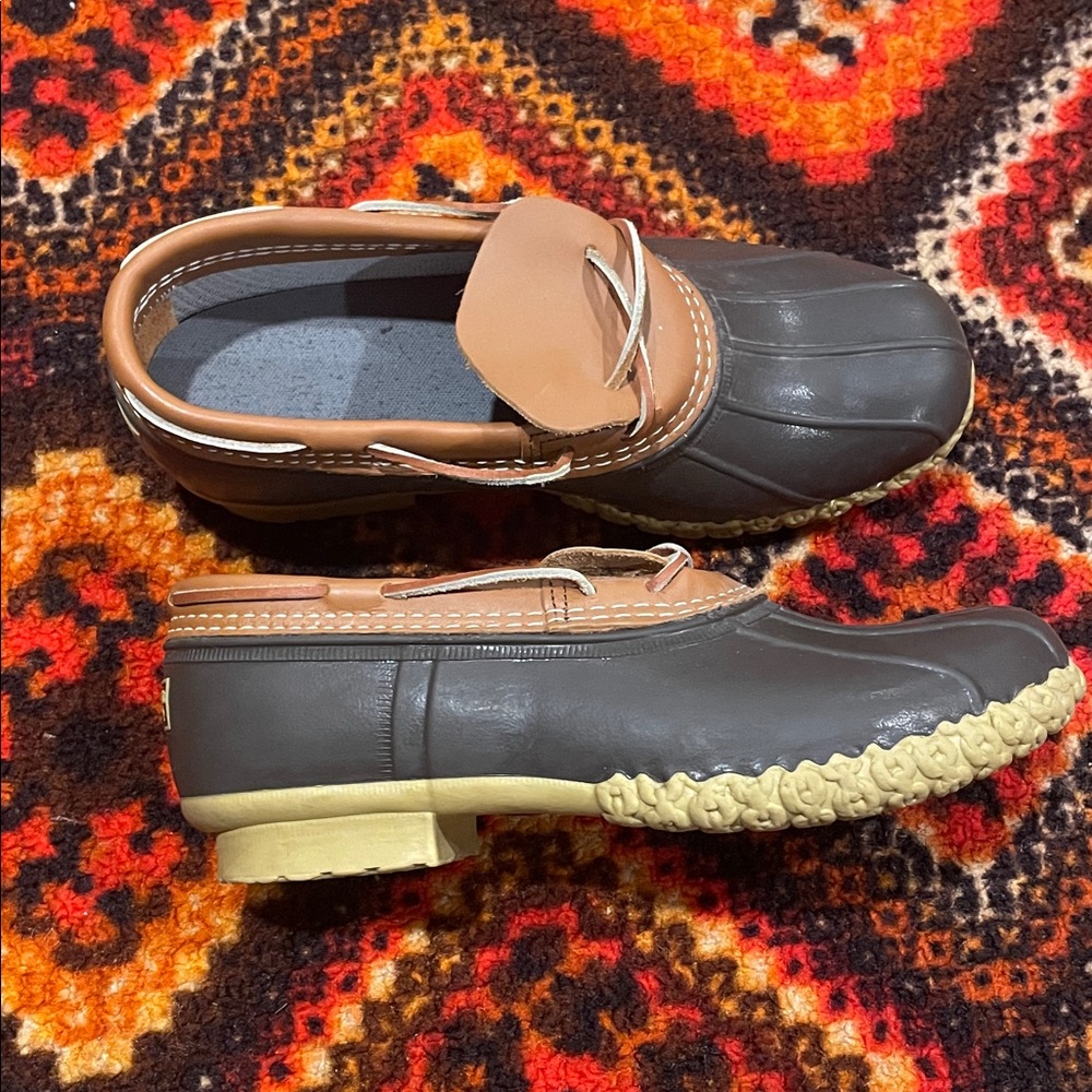 LL BEAN LOW DUCK BOOT.